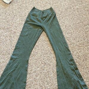 Aerie Offline Double Crossover Flare Leggings Green, Size Small